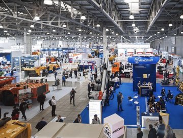 藍(lán)海礦用鑿巖臺車俄羅斯國際礦業(yè)世界展會上的精彩呈現(xiàn)